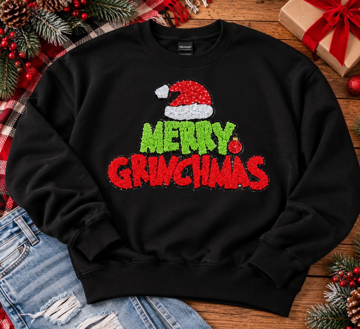 💚🎄 Merry Grinchmas Cropped Sweatshirt – Black